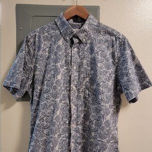 Goodfellow M slim button short sleeve shirt, light blue pineapple print, cotton